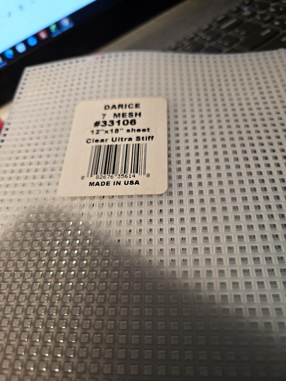 3 stuks Darice #7 Mesh Ultra Stiff Plastic Canvas. Nieuw