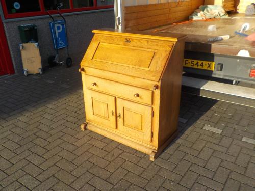 Massief eiken bureau in zeer goede staat