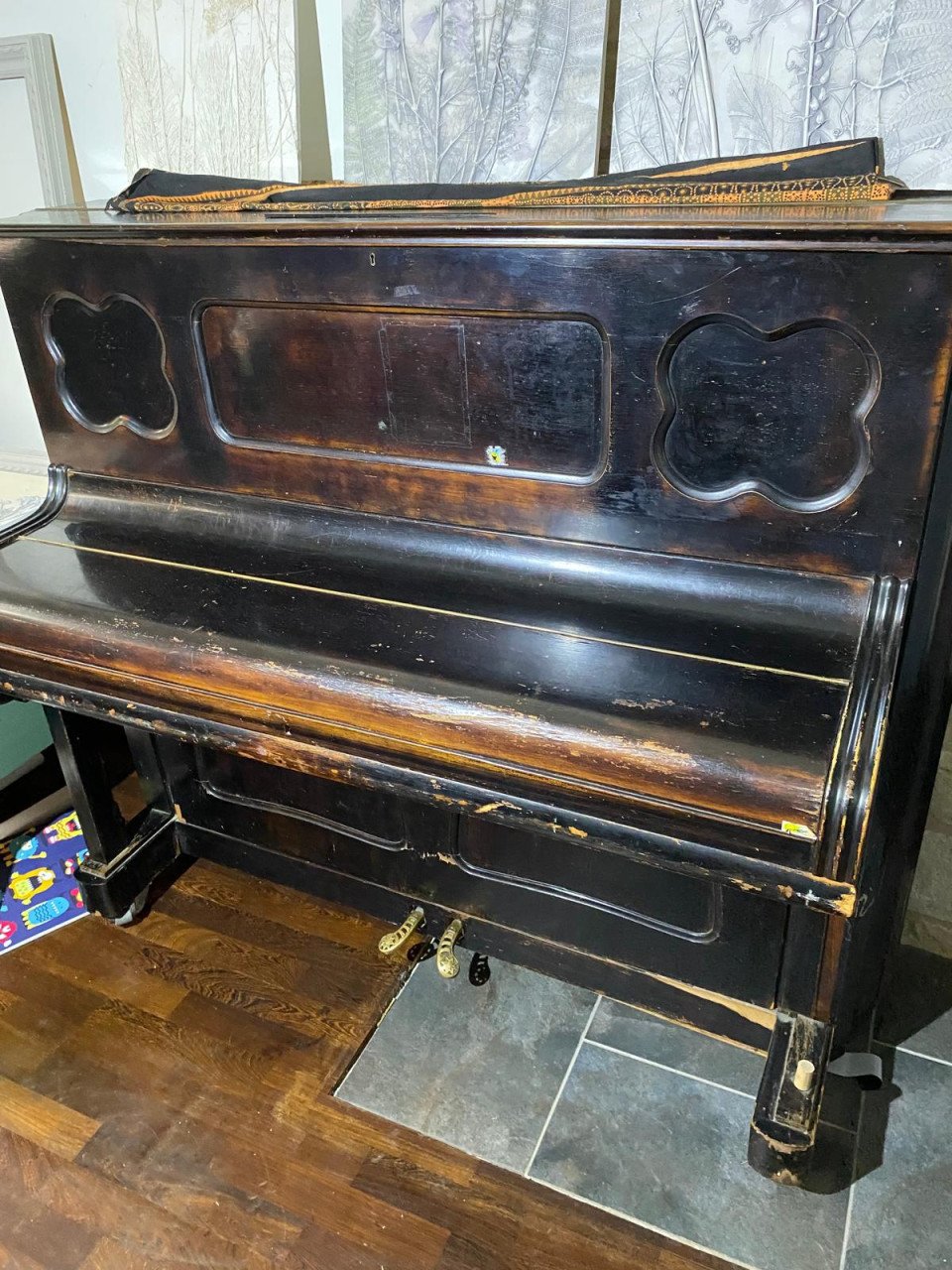 Antieke piano 1875 | Uniek verzamelstuk met medaillons