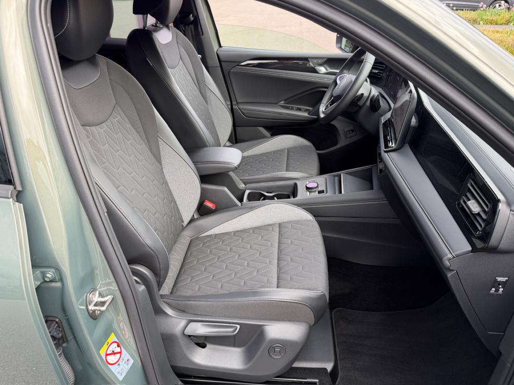 Volkswagen Tiguan 1.5 etsi 150pk dsg goal | trekhaak | 360 camera | iq ligh