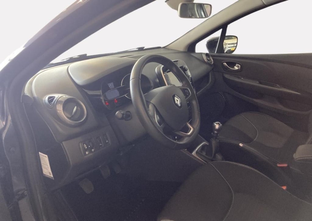 Renault Clio estate 1.2 tce 120 limited