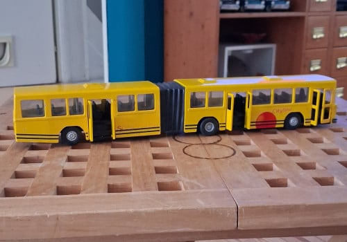 Volvo harmonica bus.