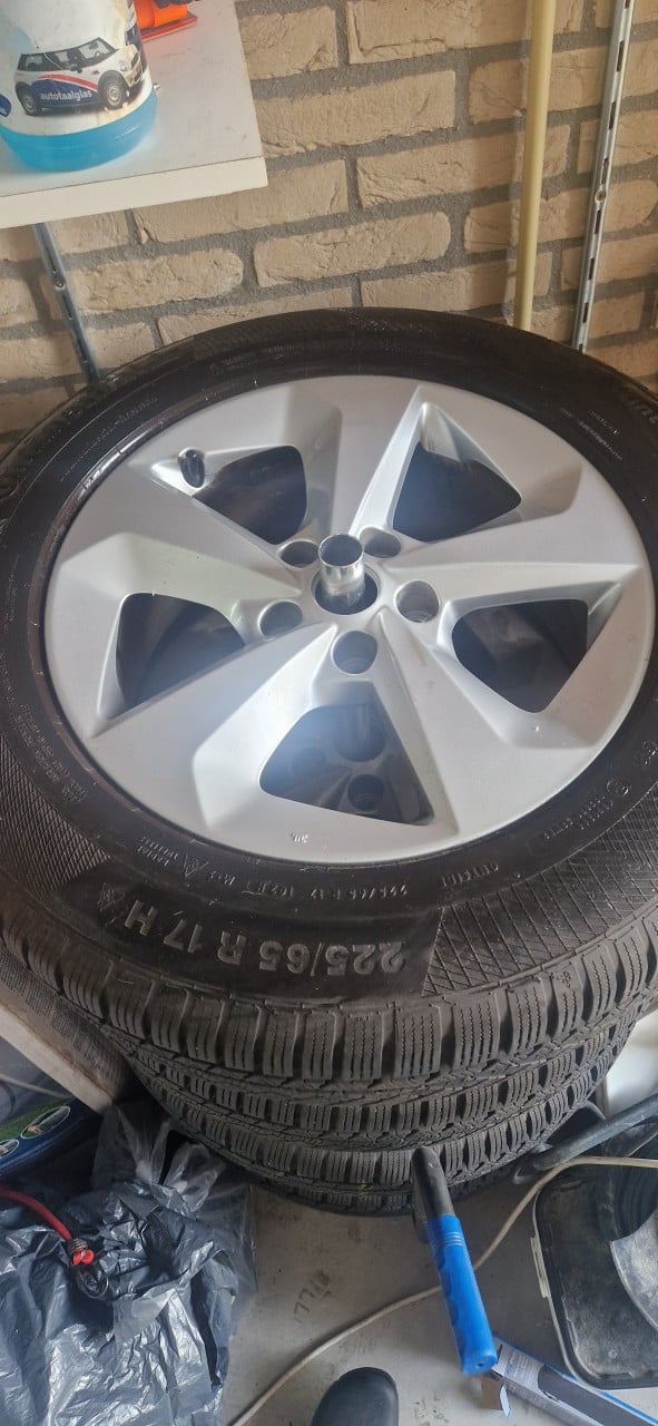 Set velgen met winterbanden Nissan X-Trail