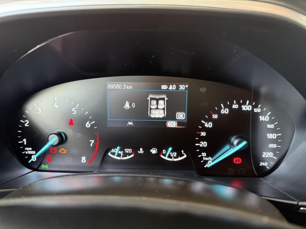 Ford Focus 1.0 ecoboost titanium business 17'' | trekhaak | acc | keyless e