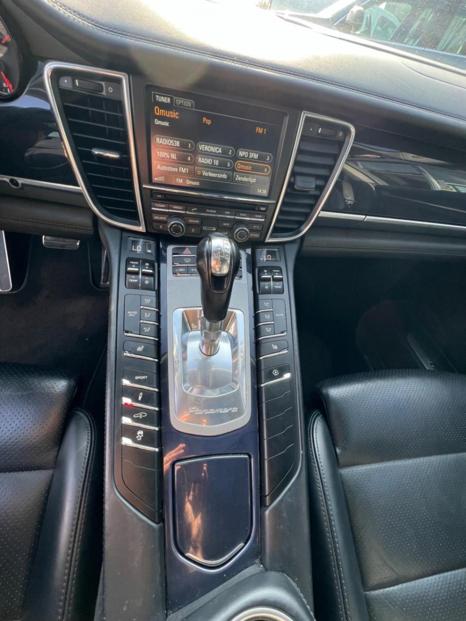 Porsche Panamera schuif/kanteldak, leer, navi, afn. trekhaak enz...