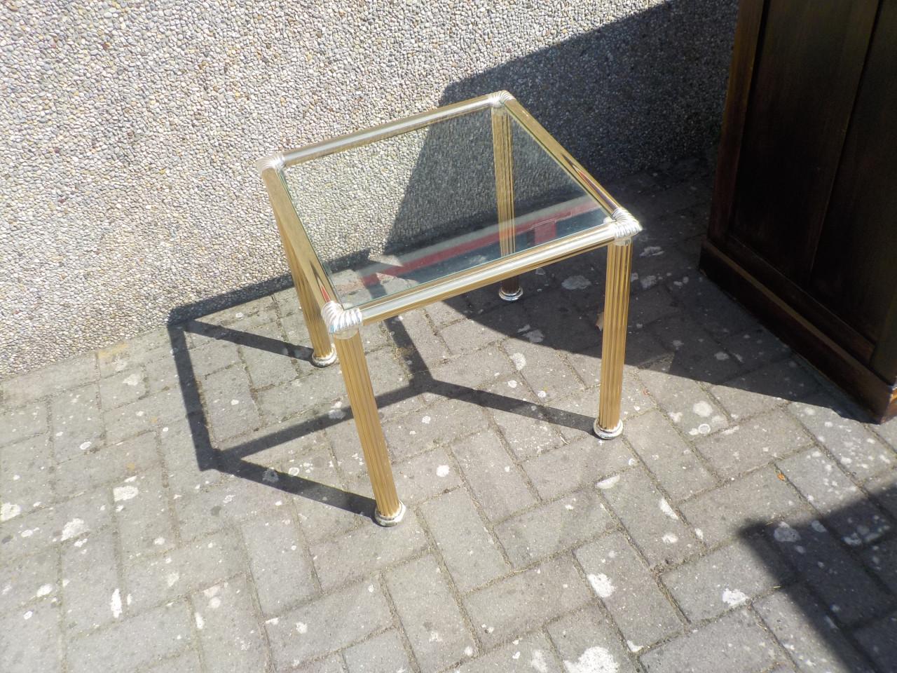 Messing bijzet tafel met glasplaat in zeer goede staat