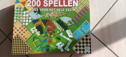 DOOS MET SPELLETJES