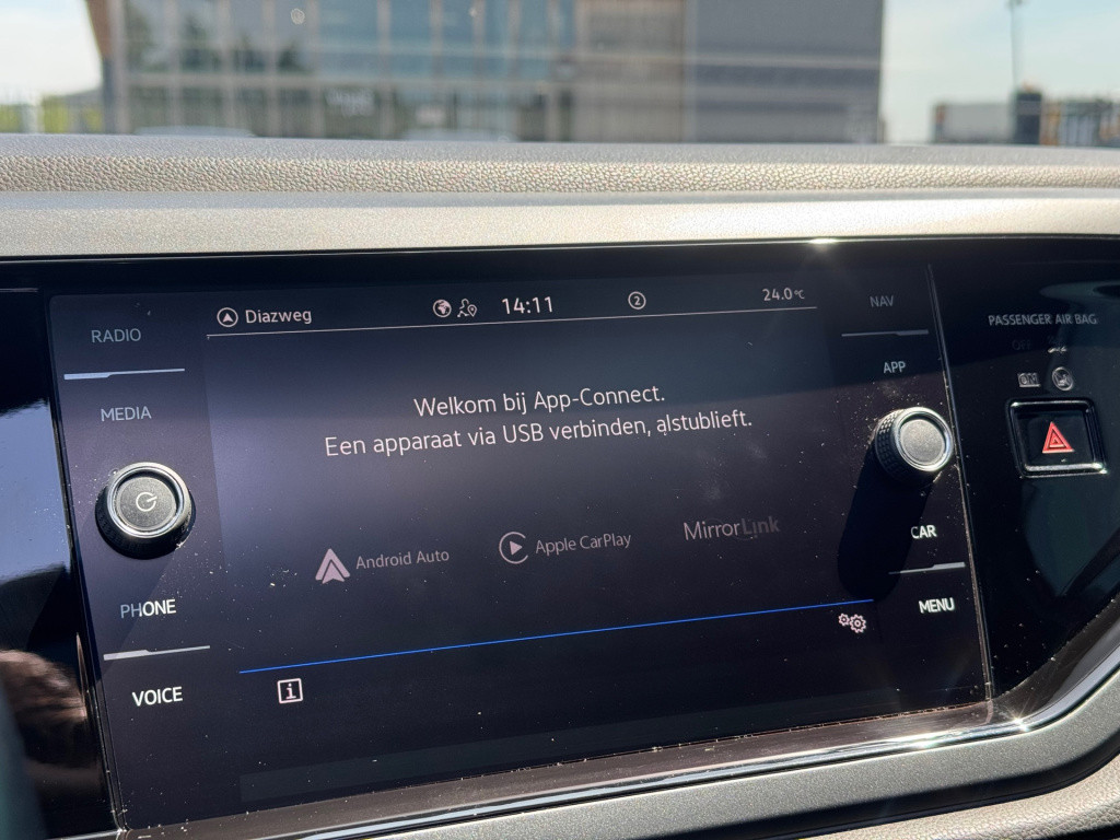 Volkswagen Taigo 1.5 tsi r-line * panoramadak * virtual cockpit * led * 18 