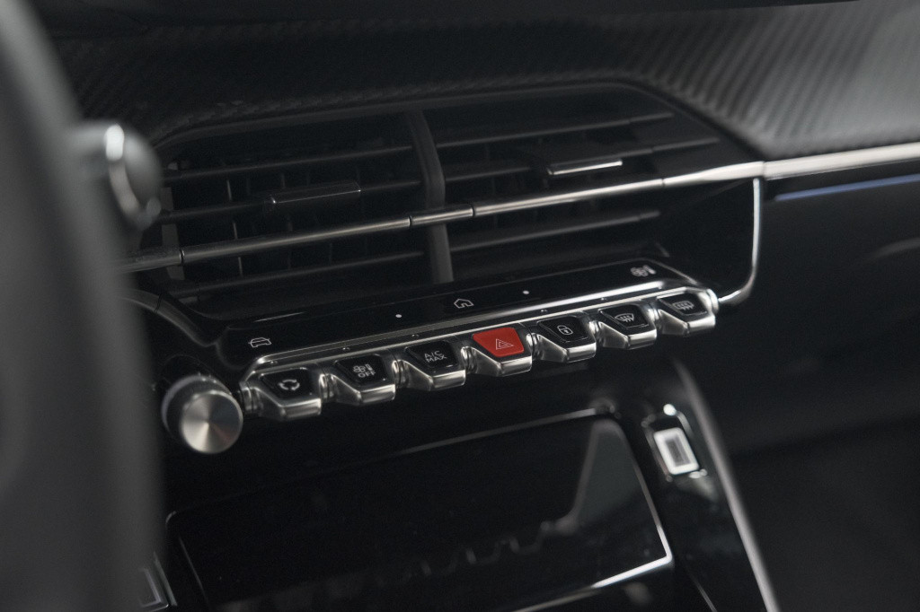 Peugeot 2008 puretech 130 eat8 gt | camera | apple carplay | parkeersensore