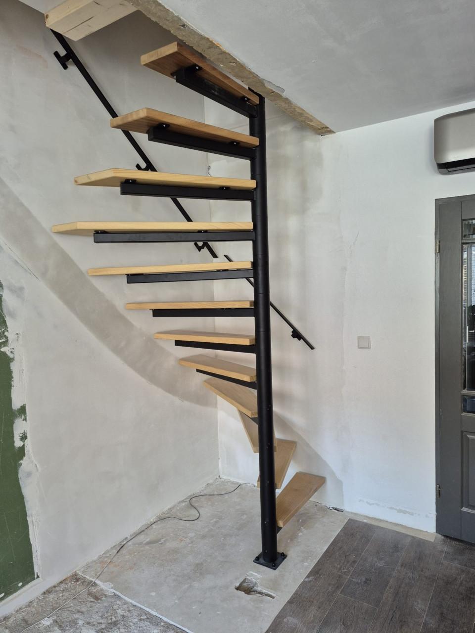 Stalen spiltrappen op maat – Al meer dan 40 Jaar vakmanschap