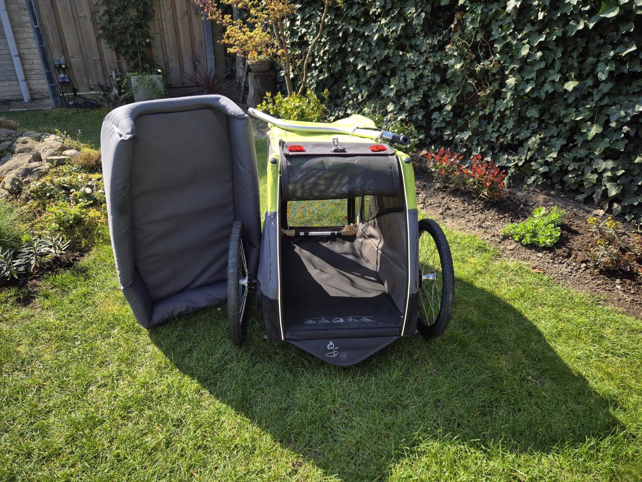 Fietskar voor de hond