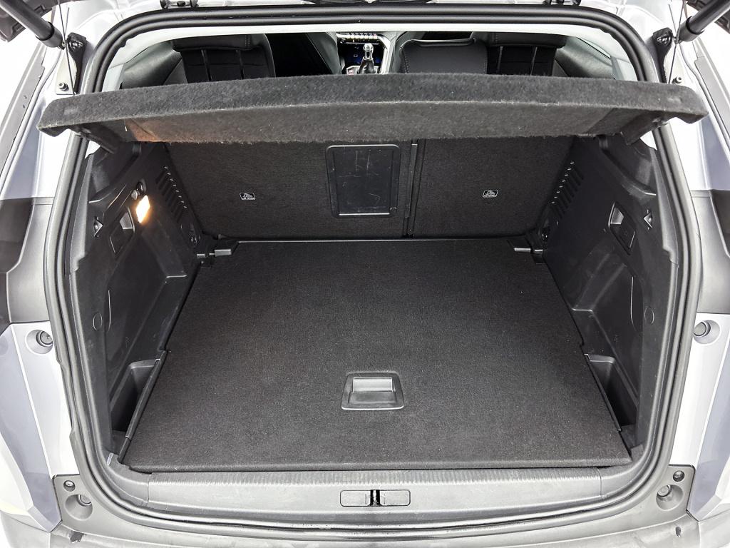 Peugeot 3008 130 pk blue lease premium | rijklaar | trekhaak