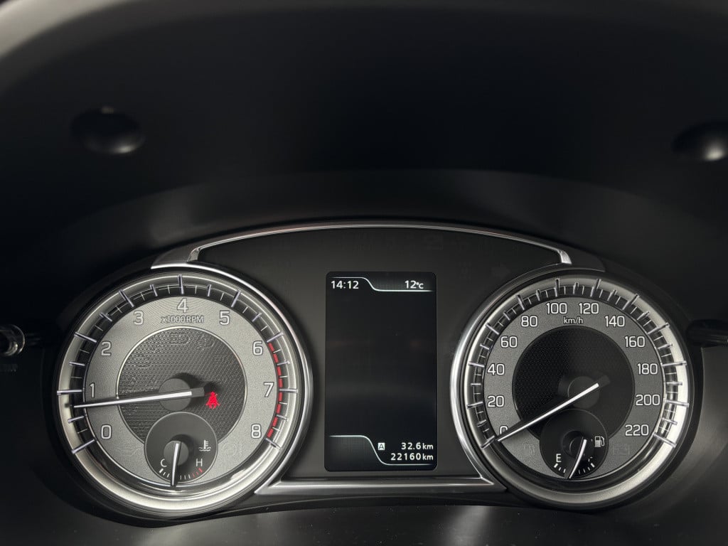Suzuki Vitara 1.4 boosterjet style smart hybrid