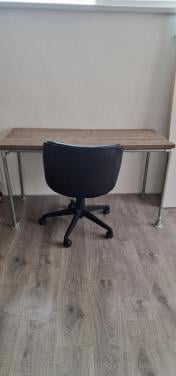 Bureau 130x72cm inclusief bureaustoel