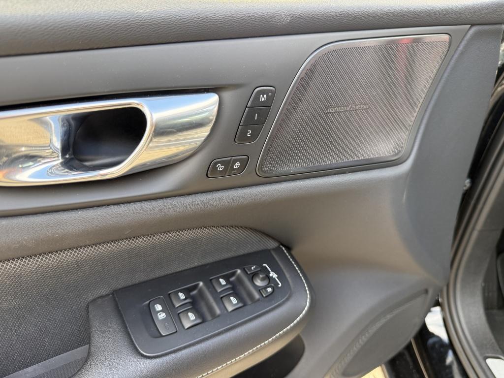 Volvo S60 t8 390pk recharge r-design| panodak| adap.cruise| trekhaak|camer