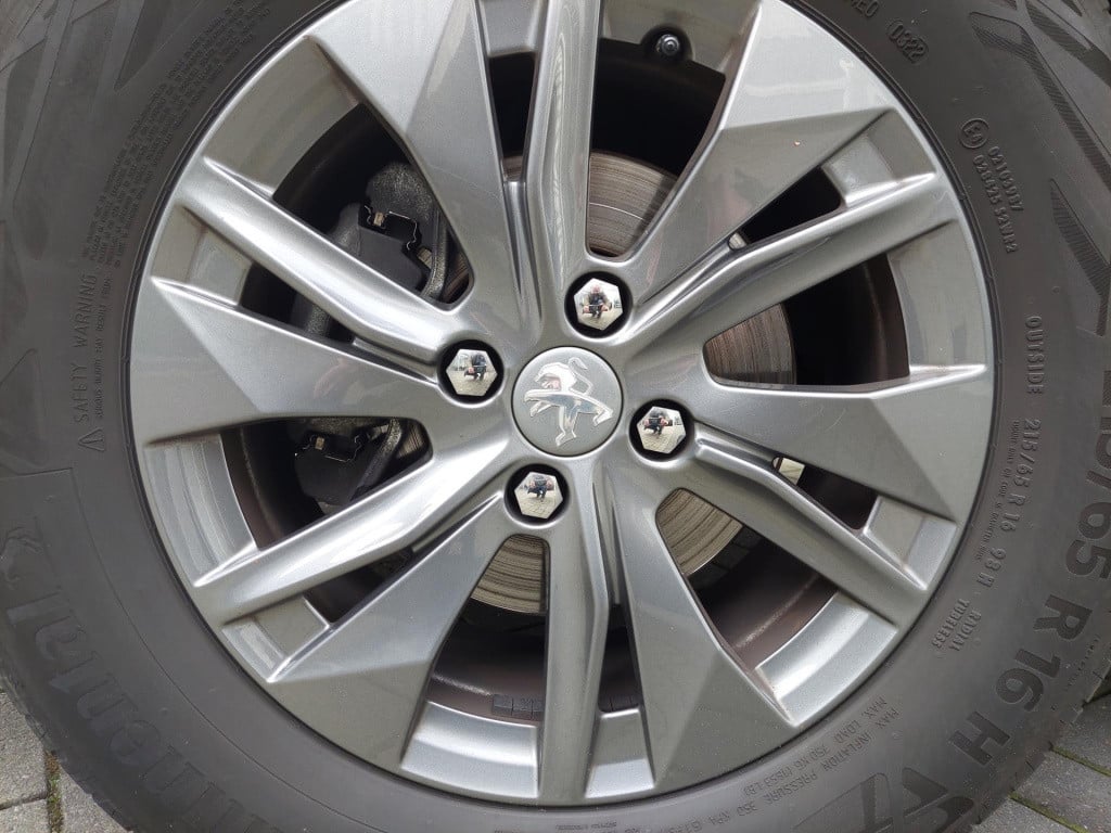 Peugeot 2008 suv 1.2 100 active pack nav/cam/trekhaak