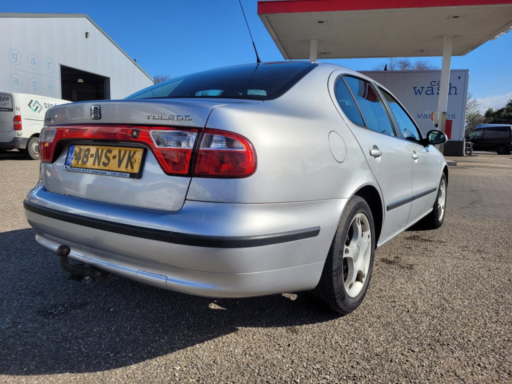 Seat Toledo 1.6-16v sport / dit is de meeneemprijs/