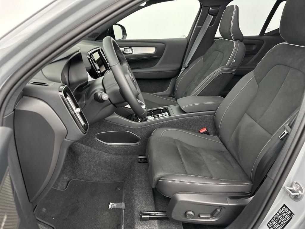 Volvo XC40 2.0 b4 plus black ed