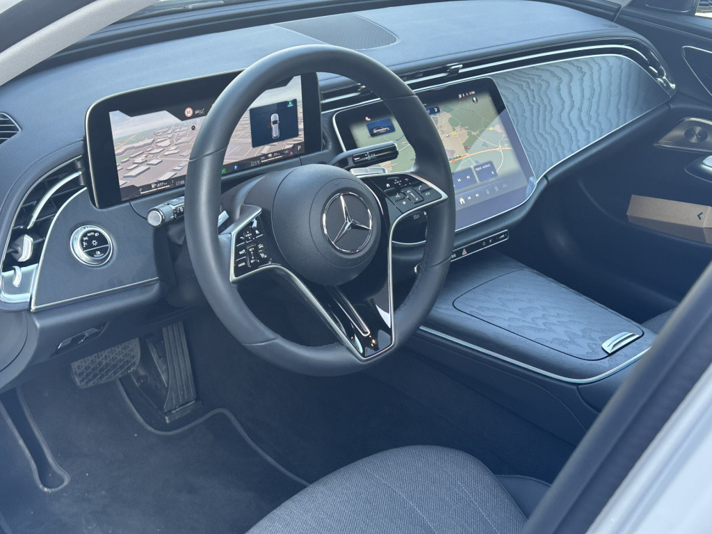 Mercedes-Benz E-Klasse estate 300 e avantgarde l panoramadak l burmester l 