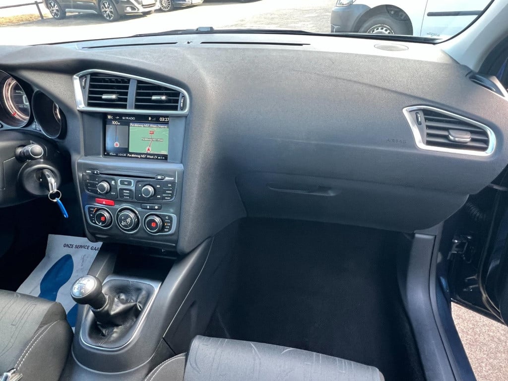 Citroen C4 1.6 vti collection, navi, trekhaak enz...