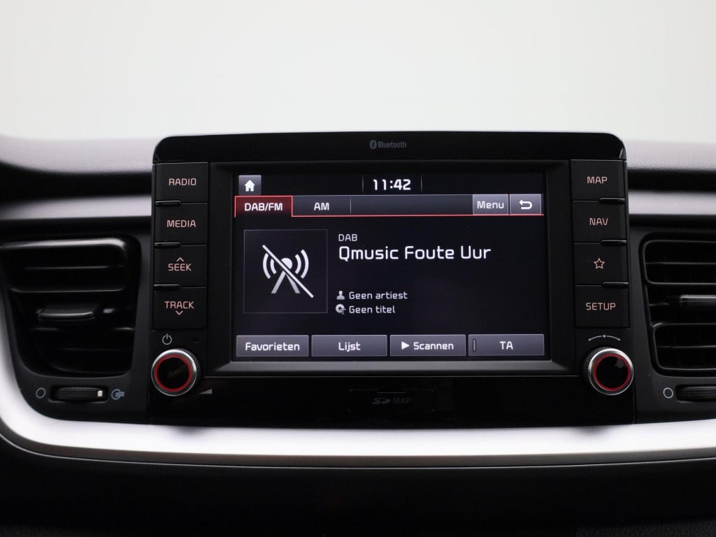 Kia Stonic 1.2 easy isg | lmv | parkeer sensoren | navigatie | camera  | bl