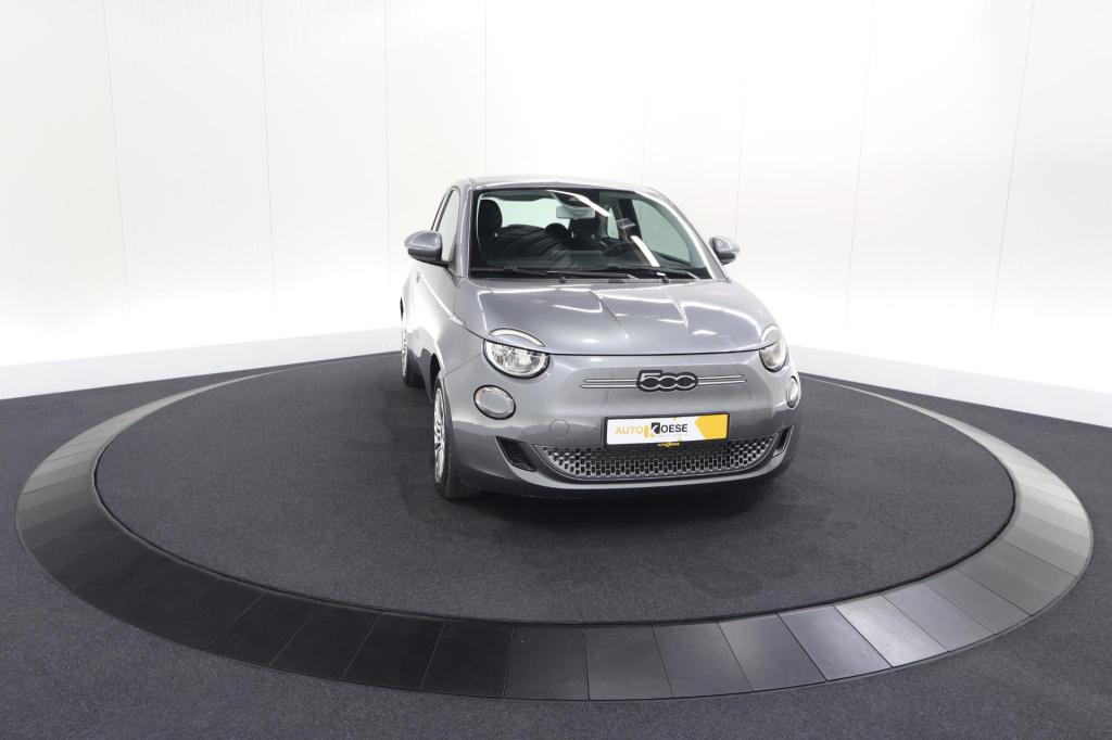 Fiat 500 urban 42 kwh | soh 97.6% | 3 fase laadfunctie | camera | apple car