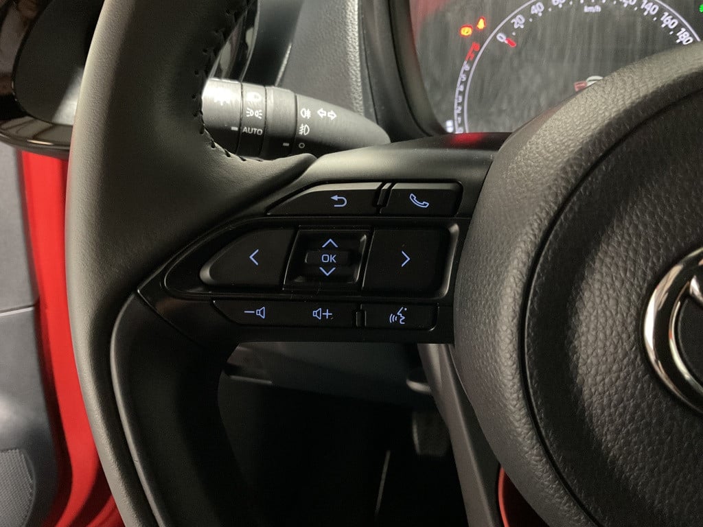 Toyota Aygo x 1.0 vvt-i mt envy | clima | navi | jbl | camera