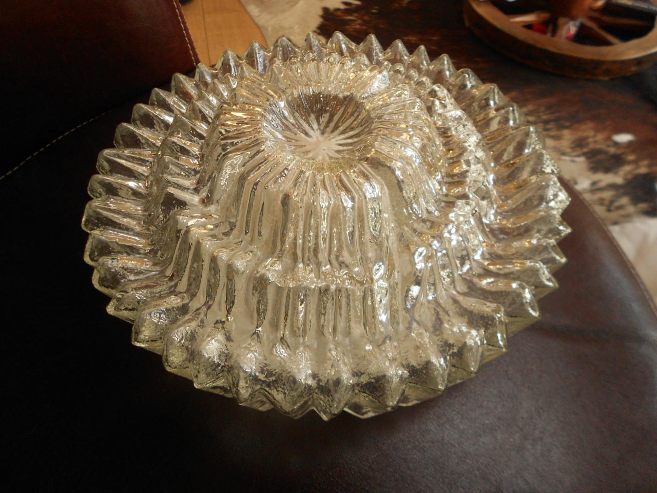 Vintage plafonniere plafonlamp  met porseleinen fitting.