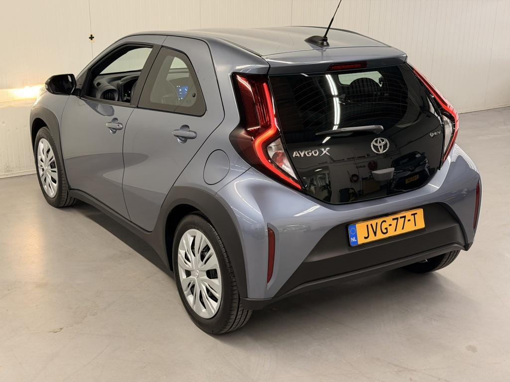 Toyota Aygo X hybrid 115 play