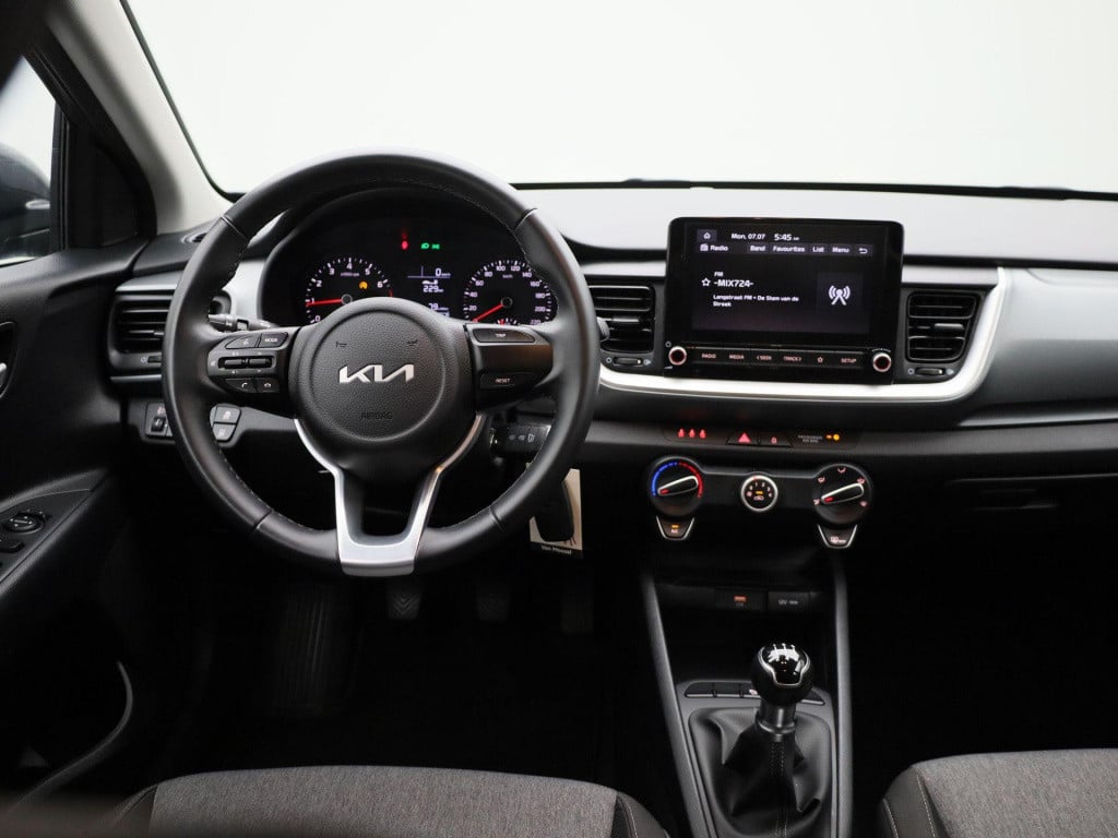 Kia Stonic 1.2 urban edition | lmv | parkeer sensoren | bluetooth | apple c