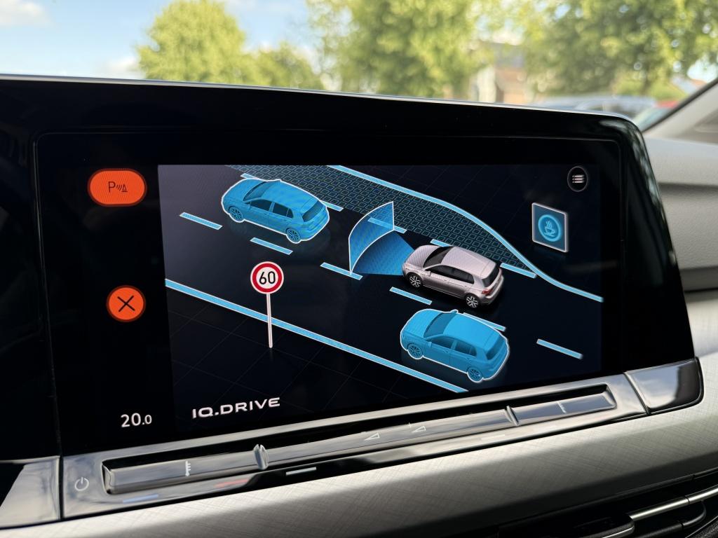 Volkswagen Golf 1.0 tsi life // led koplampen // trekhaak //