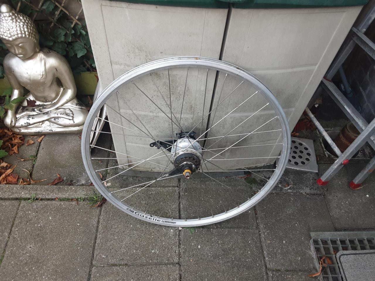 Gazelle 28 inch shimano nexus achterwiel, 7 speed,rollerbrake rem