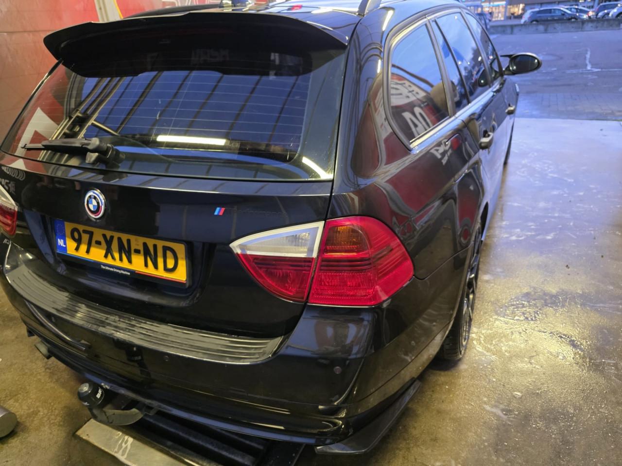 Bmw 320i e91 met panorama.