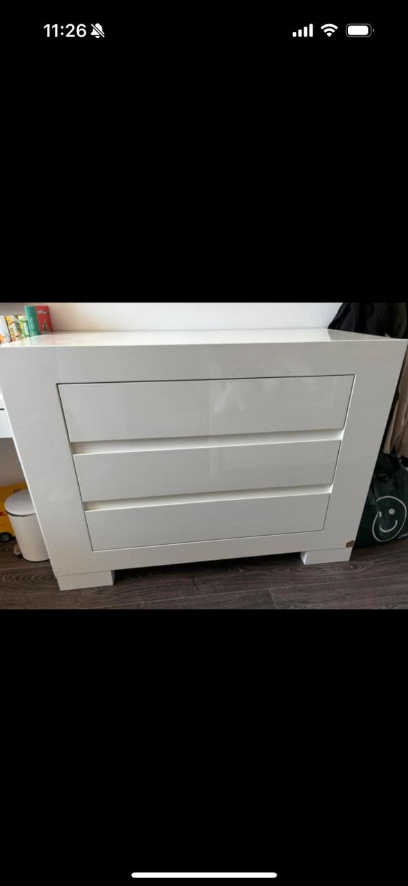 Kledingkast en commode