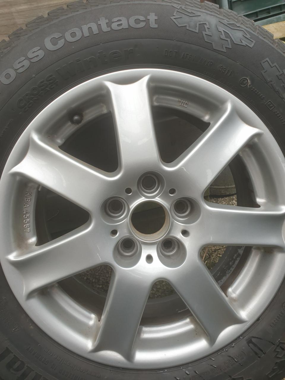 Velgen met winterbanden 215/65R16 voor golf enz