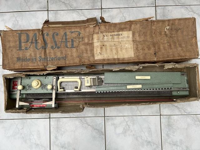 Oude passap breimachine Jaren '50.