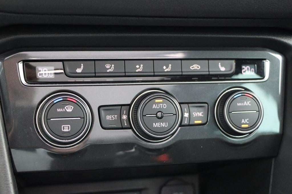 Volkswagen Tiguan 1.4 tsi comfortline business r | panoramadak | trekhaak |