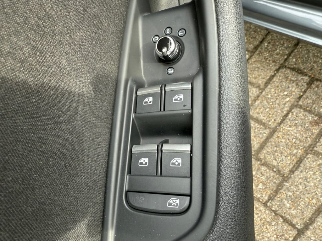 Audi A4 avant 40 tfsi design pro line plus