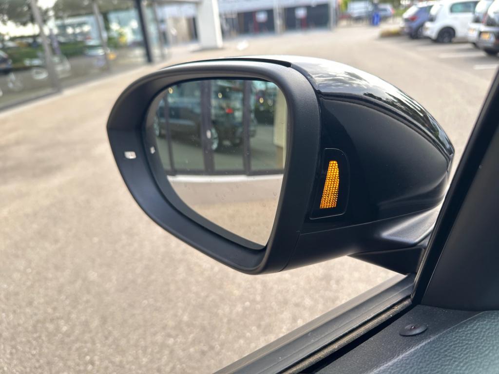 Volkswagen T-cross 1.0 tsi 116pk dsg goal | dode hoek | trekhaak | stoelver