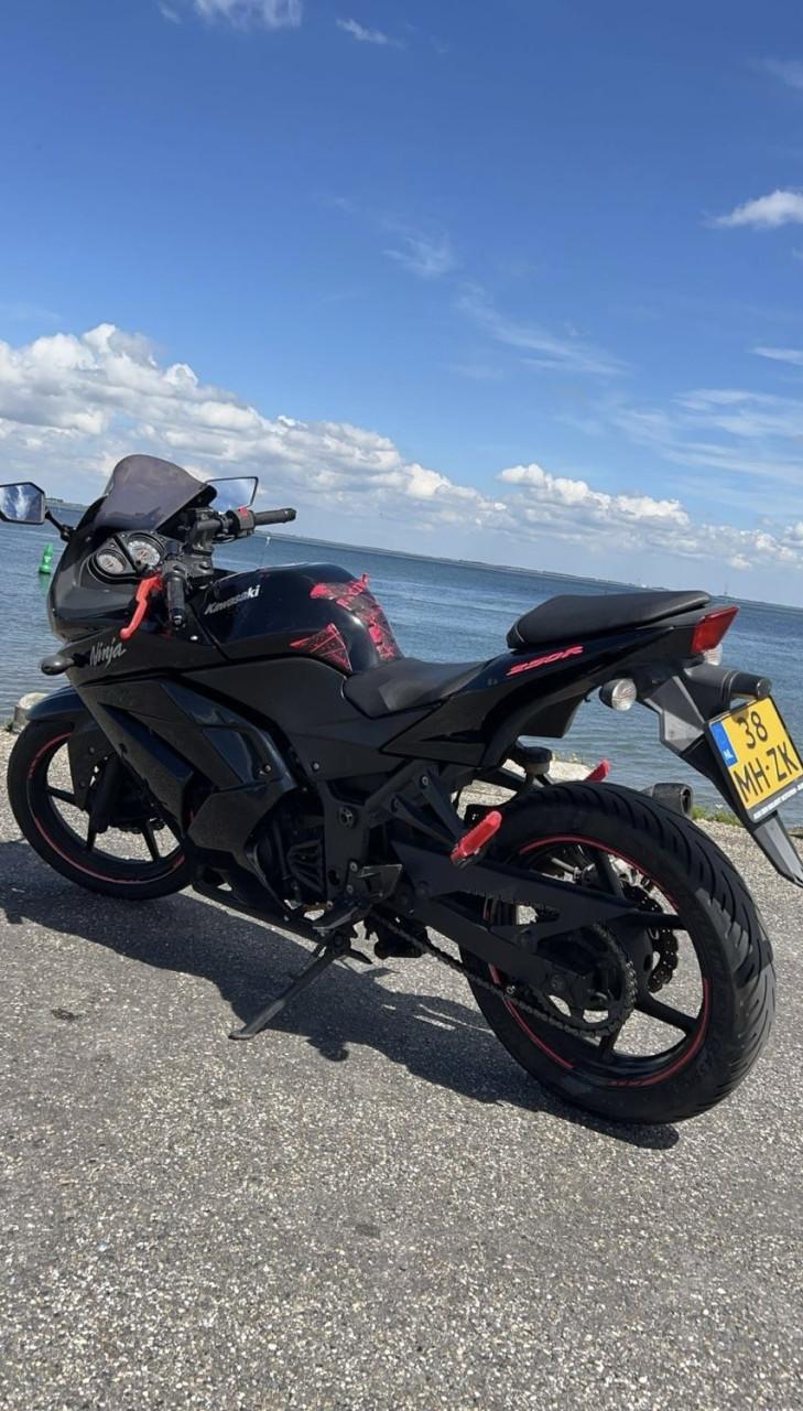 Motor Kawasaki ninja 250R