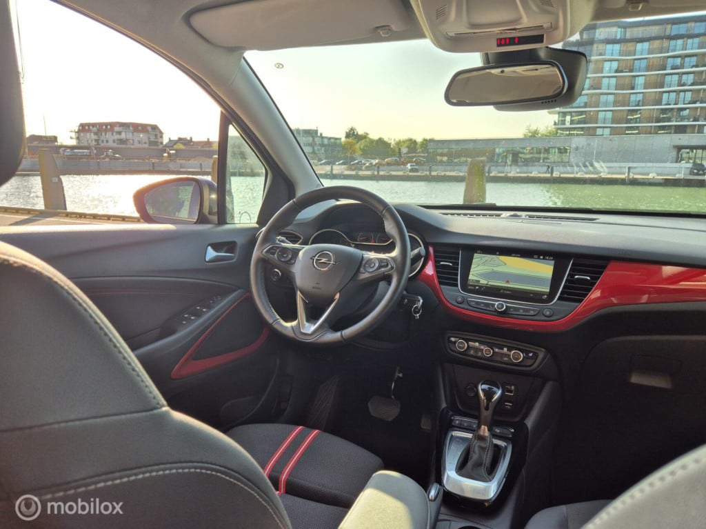 Opel Crossland X 1.2 turbo gs-line / btw auto / fabrieksgarantie