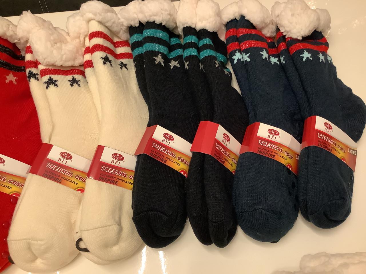 Partij leuke fluffy huissokken. ( partij 232)