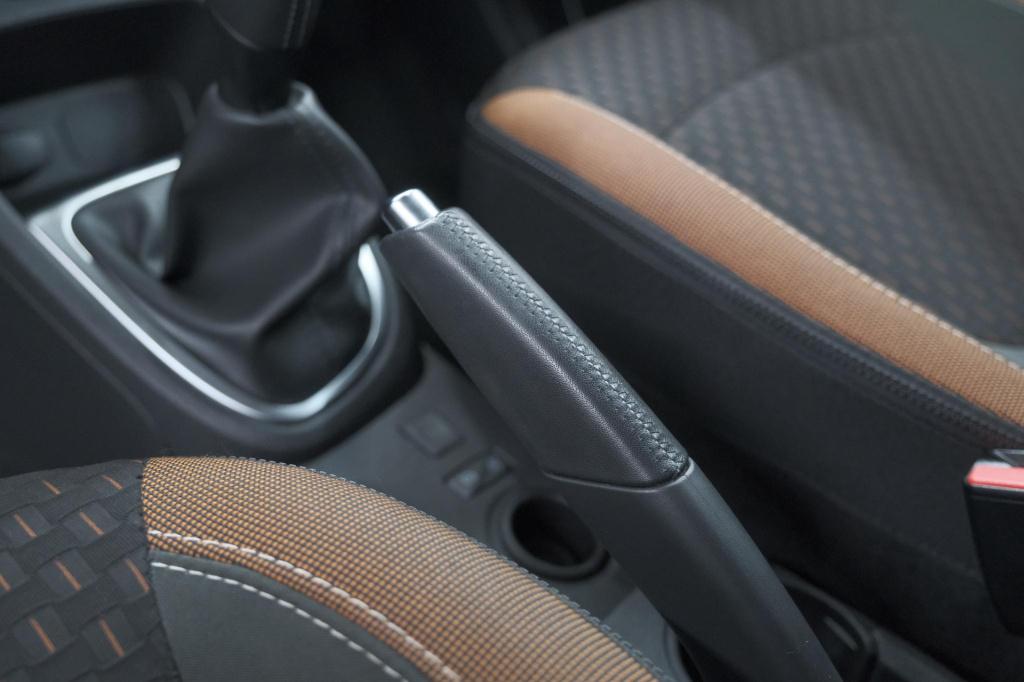 Renault Captur tce 90 intens | trekhaak | allseason banden | navigatie | pa