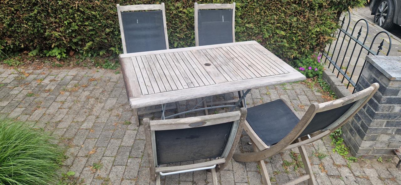 Tuintafel met 5 stoelen