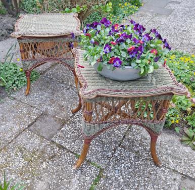 2 rotan tafeltjes