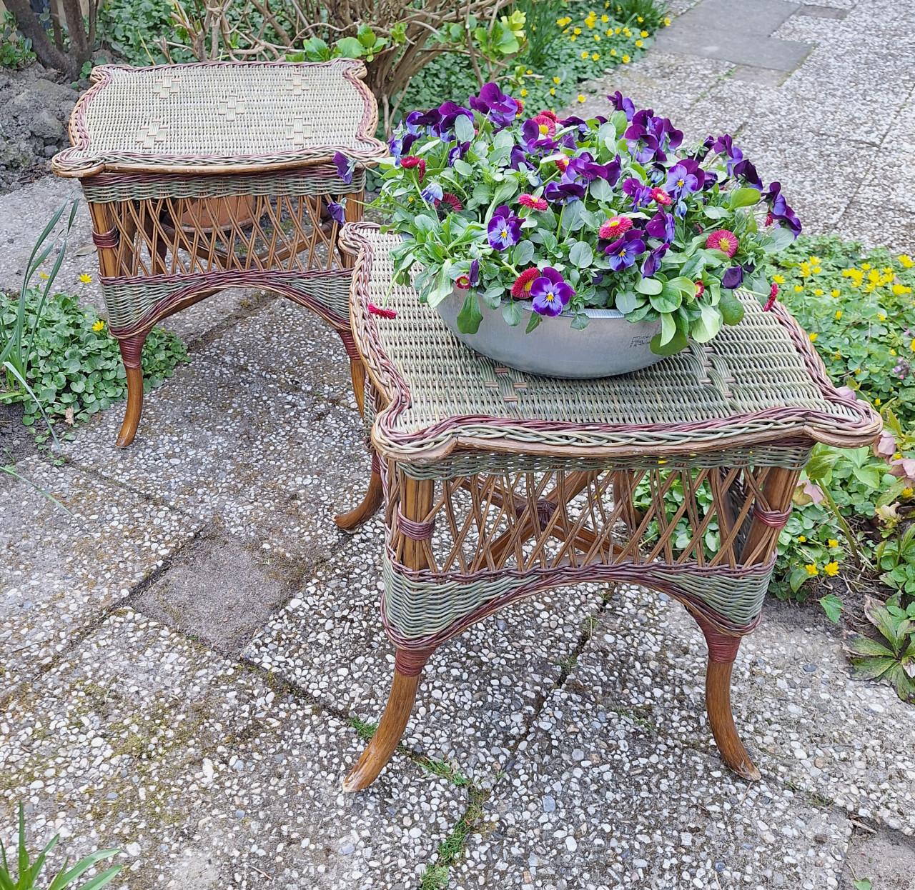 2 rotan tafeltjes