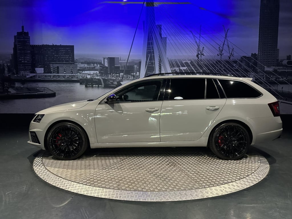 Skoda Octavia combi 2.0 tsi rs 245 *full options*concaver wheels*milltek*to