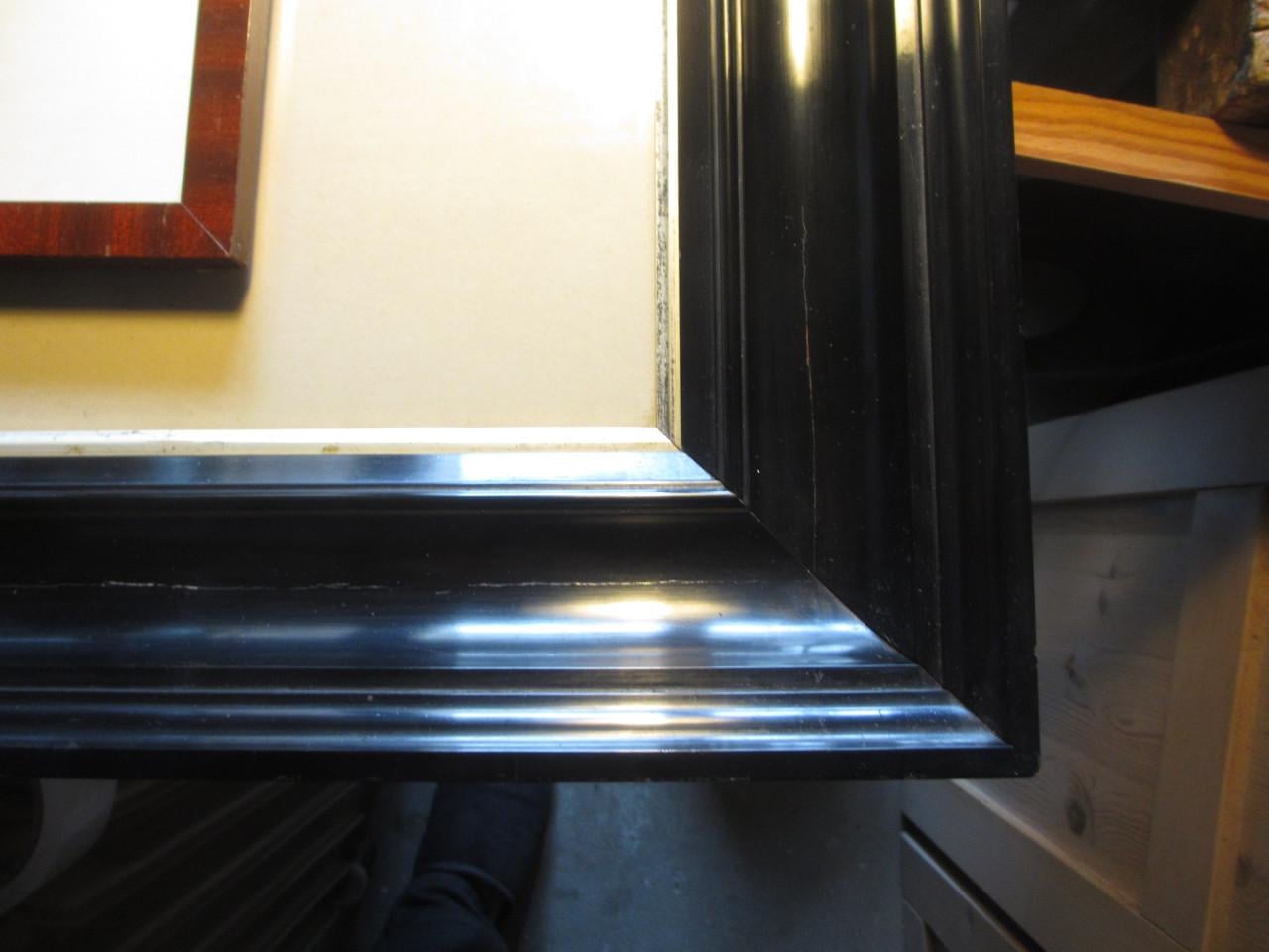 Schilderij met prachtig zwart gelakte oude lijst (groot)