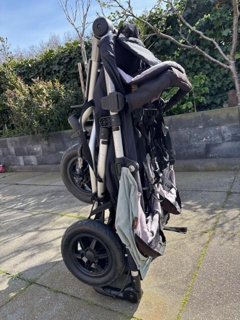 Mountain Buggy Duet dubbele kinderwagen + 2 reiswiegen + regenhoes