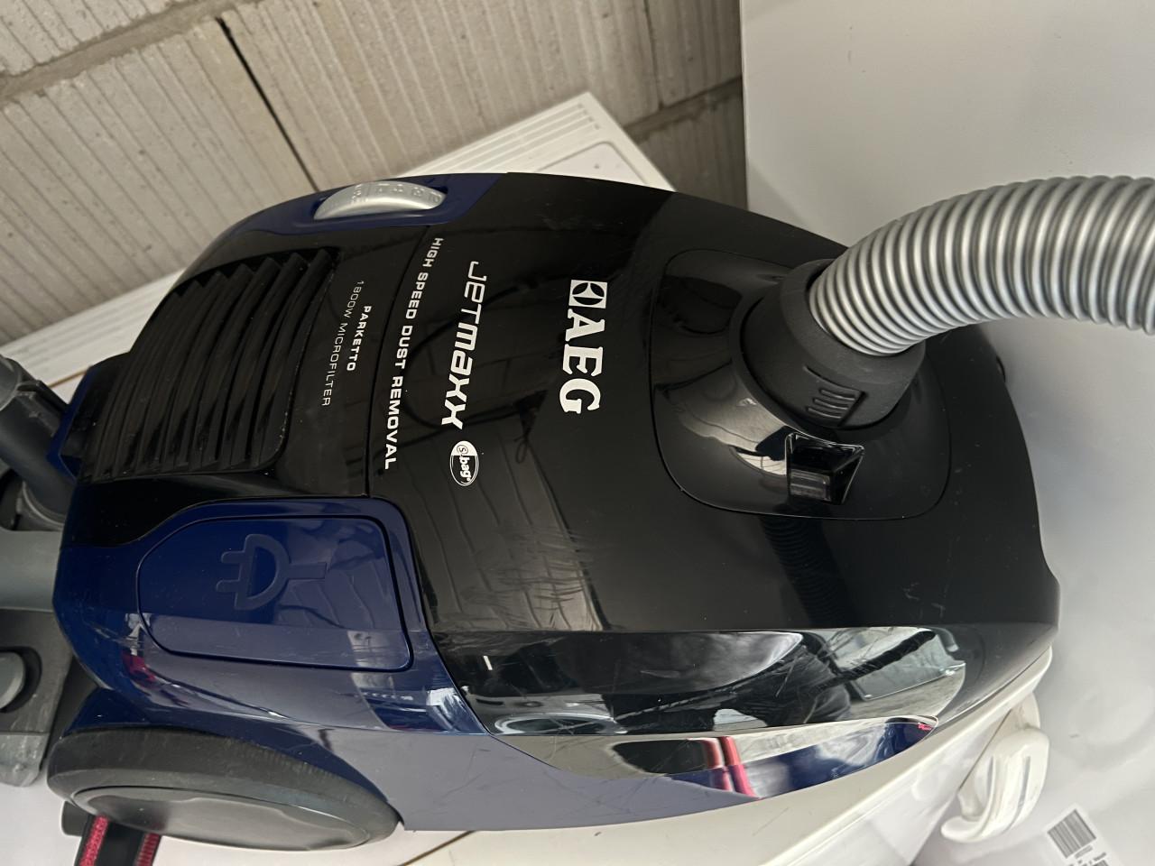 AEG JetMaxx AJM6805  Stofzuiger1800 W als nieuw